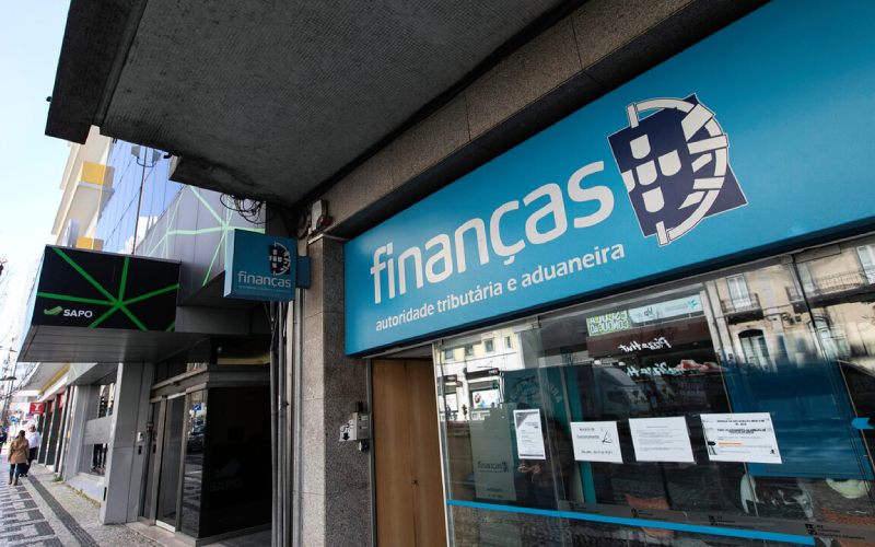Bureau des finances au Portugal.