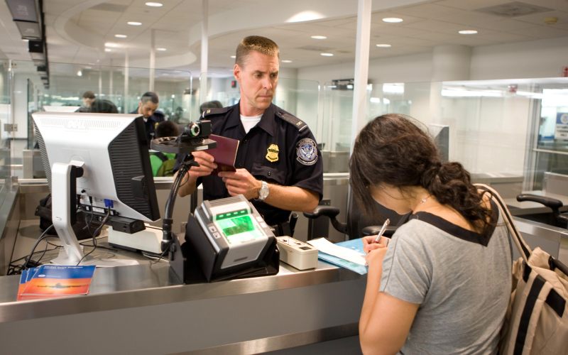 Contrôle immigration à l'aéroport aux Etats-Unis.