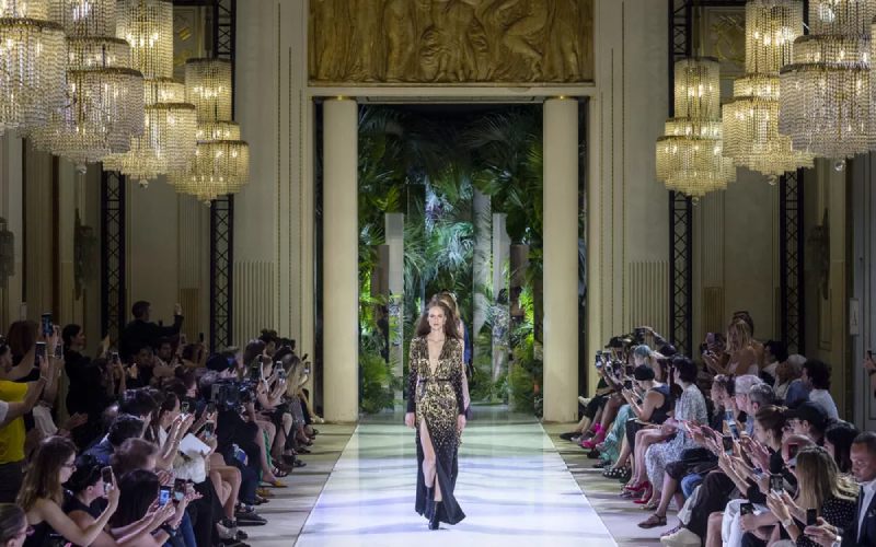 Un défilé de haute couture italienne.