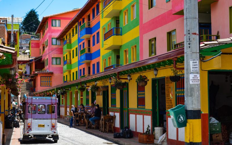 Une rue traditionnelle en Colombie.